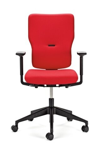 Ergonomická flexibilná stolička LET‘s B s unikátnym členením chrbtovej opierky vďaka dvoch hrúbok penových výplní.