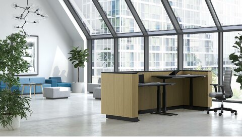 Pracovná stolička Eva predstavuje efektívnu kombináciu materiálov a dizajnu a zvyšuje pohodlie užívateľa.